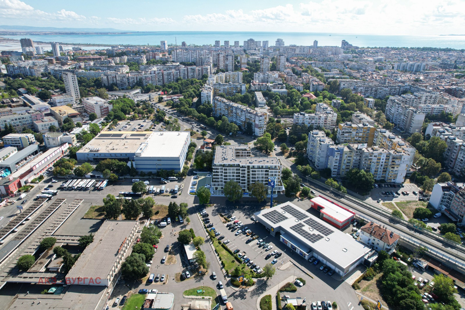Панорама на Братя Миладинови, Бургас – жилищни сгради и градска среда